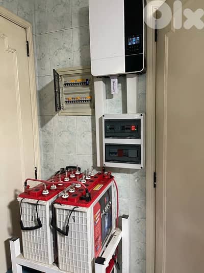 growatt inverter and 4 tubular batteries and stand