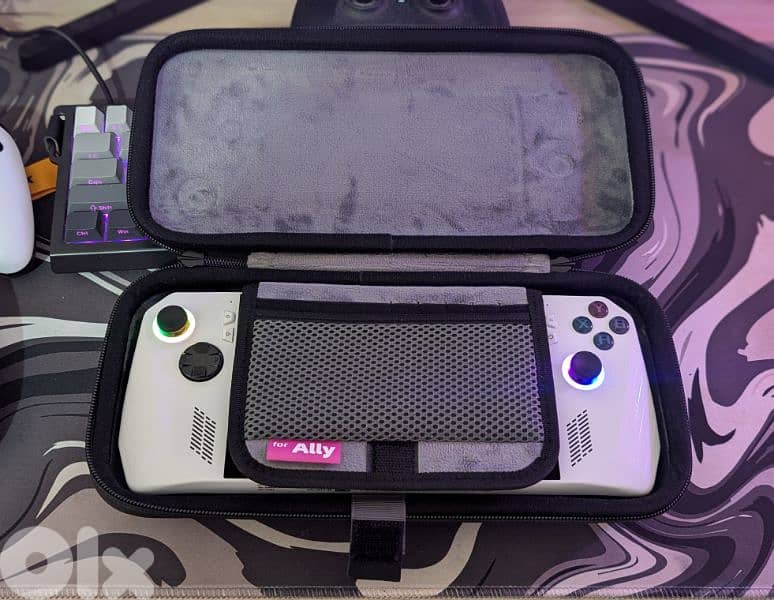 ROG ALLY Z1 WITH CASE 5