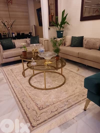 صالون ٢ قطع كبار+ طاولات + Berger   سعر ٩٠٠$