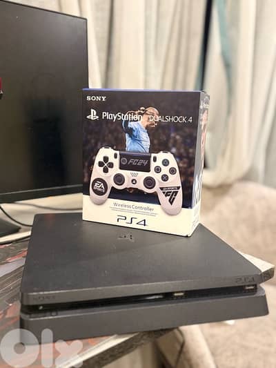 ps4 slim with controller ps4 used with box