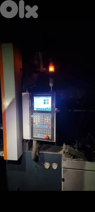 ماكينة حقن  بلاستيك مع ٣ قوالب /Plstc Injection Molding Machine + 3 M