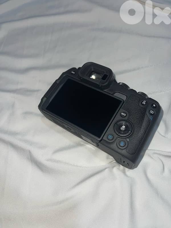 canon r8 super clean 5