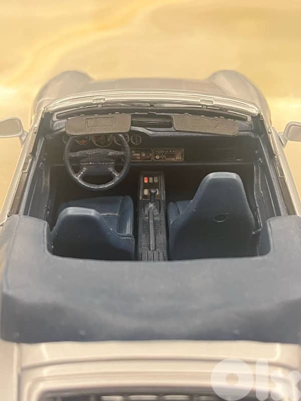 1:18 porsche carrera 911 cabriolet 1994 1