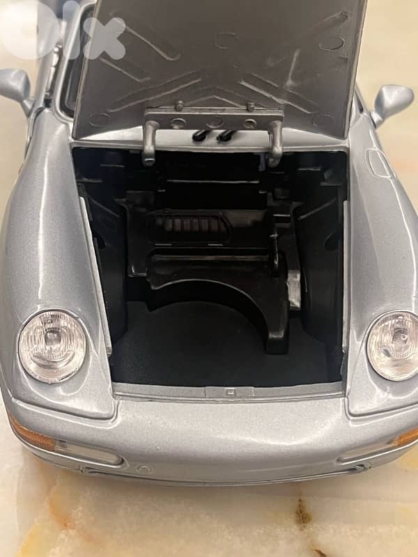 1:18 porsche carrera 911 cabriolet 1994 4