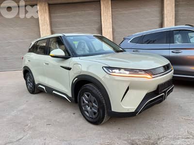 BYD Yuan UP Crossover Electric 2025