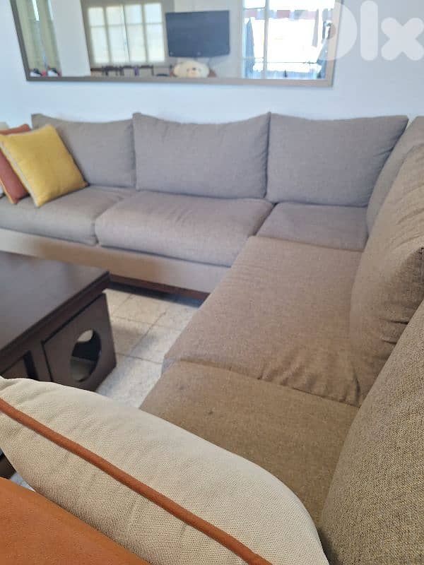 Full living room 3