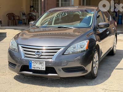 Nissan Sentra model 2013 super clean