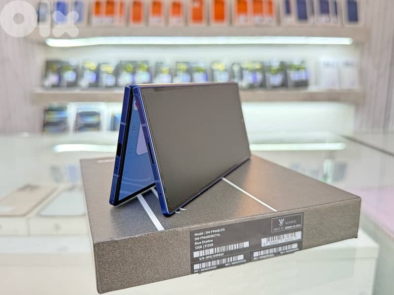 Samsung z fold 7 512 Gb 12 Ram Like new in excellent condition 3
