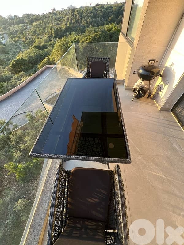 balcony’s table with 2 chairs 3