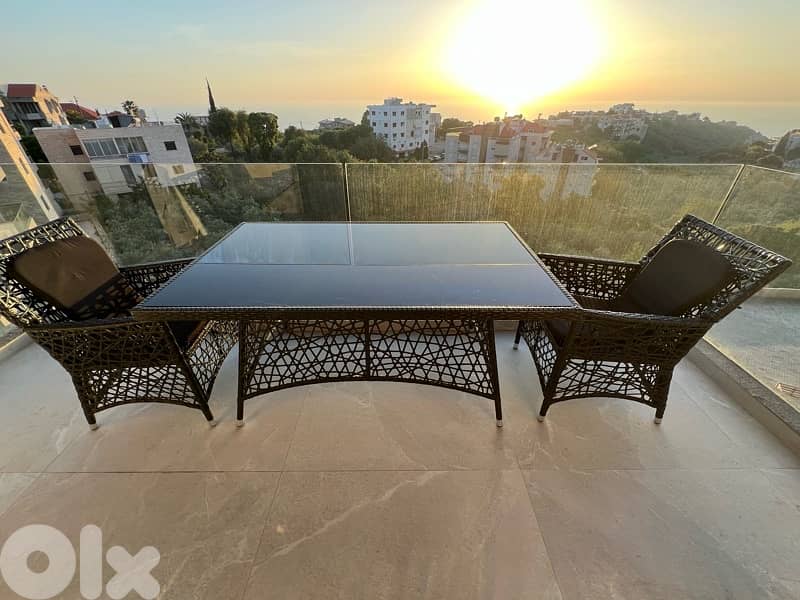 balcony’s table with 2 chairs 4