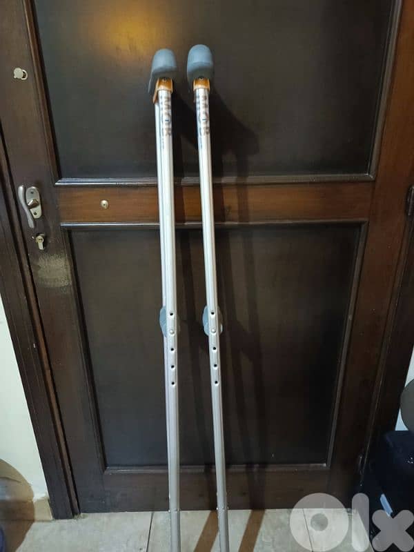 MOB Line Adjustable Crutches – Like NewBrand: MOB Line. 2