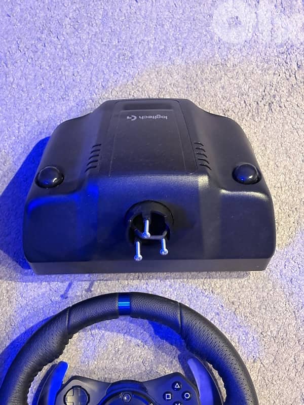 Logitech G29 Driving Force Racing Wheel –Excellent Condition + Pedals 2