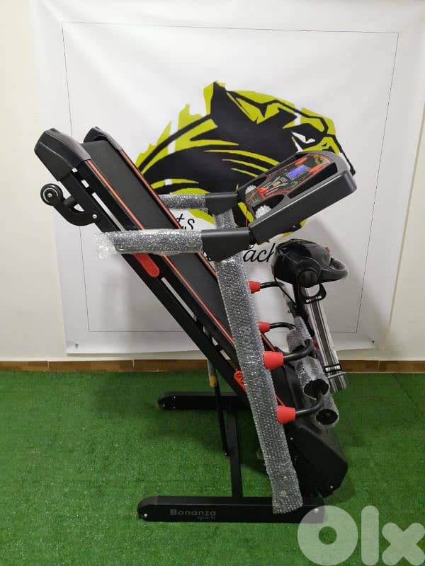 Big size treadmill,2,5hp,,automatic incline,vibration massager 5