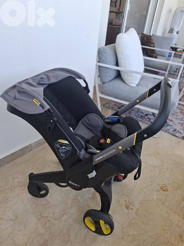 2 in 1 Doona Stroller & Carseat 0-6 months 1