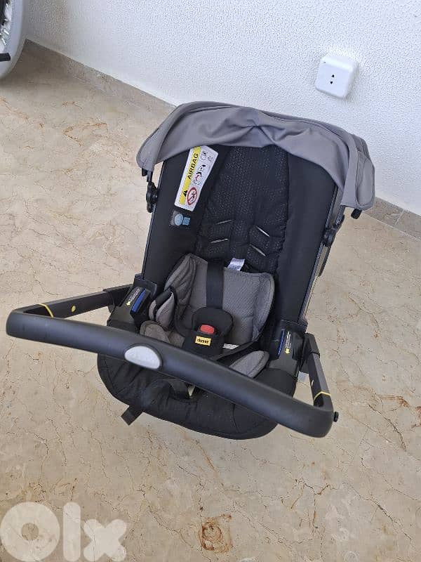2 in 1 Doona Stroller & Carseat 0-6 months 3