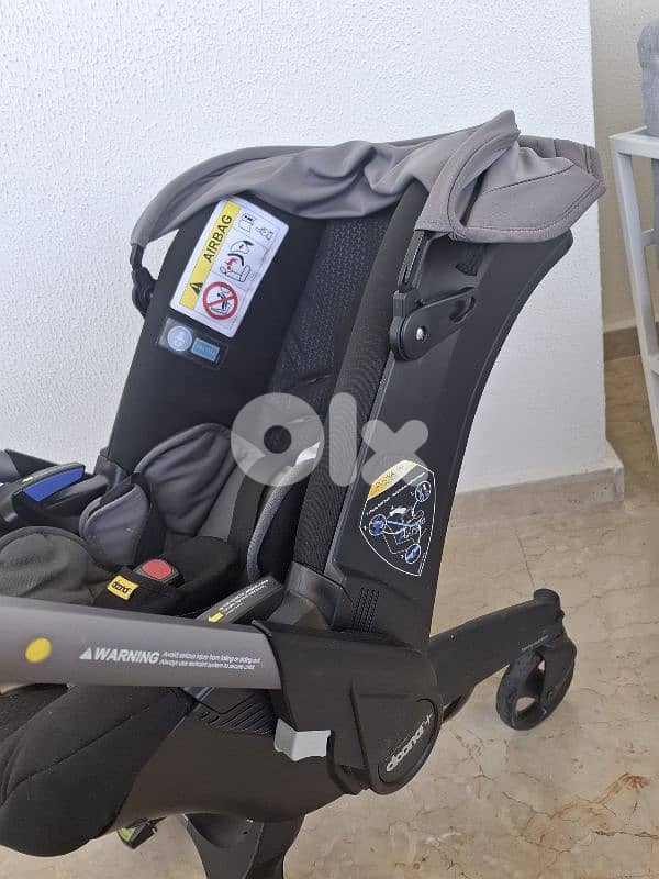 2 in 1 Doona Stroller & Carseat 0-6 months 5