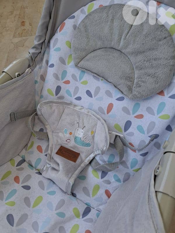 White rocking vibrating chair 1