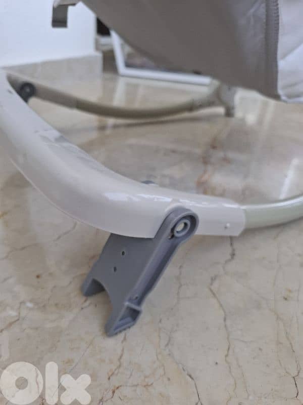 White rocking vibrating chair 2