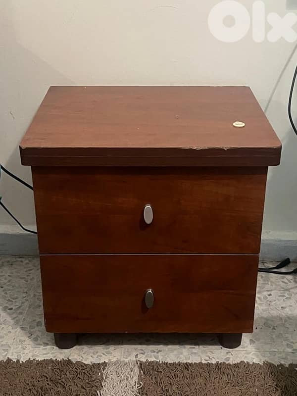 bedroom set - wardrobe+vanity+nightstand and in good condition 2
