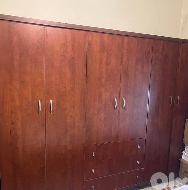 bedroom set - wardrobe+vanity+nightstand and in good condition 3