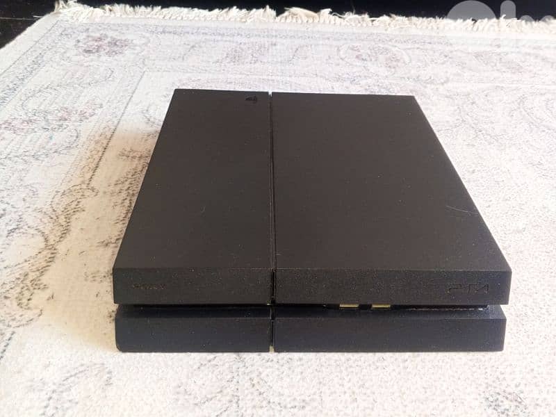 PLAYSTATION 4 FAT 1