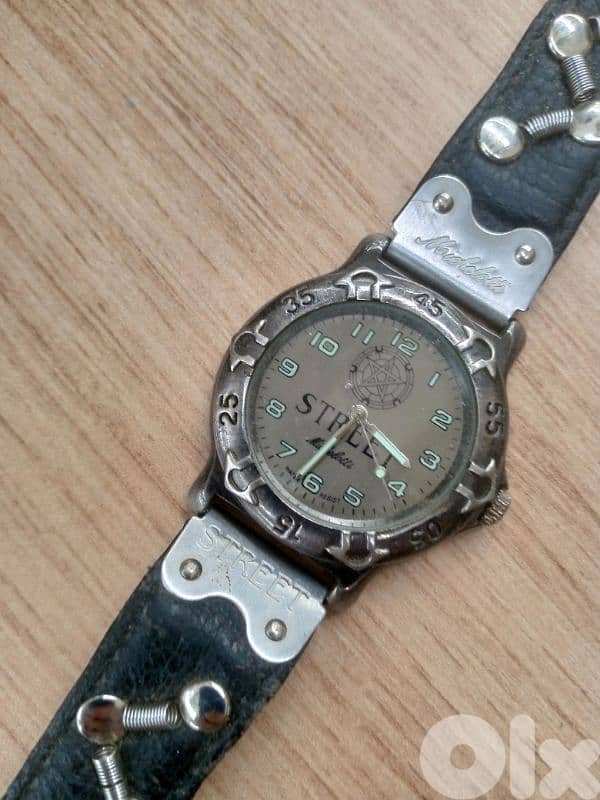 extremely rare vintage street watch japanese movm in great condition 1