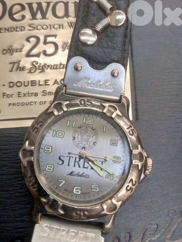 extremely rare vintage street watch japanese movm in great condition 2
