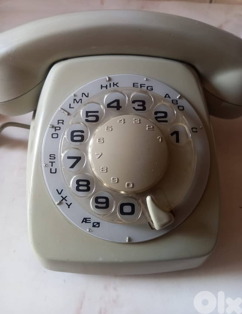 vintage rotary phones starting 25$ ask for model price 18