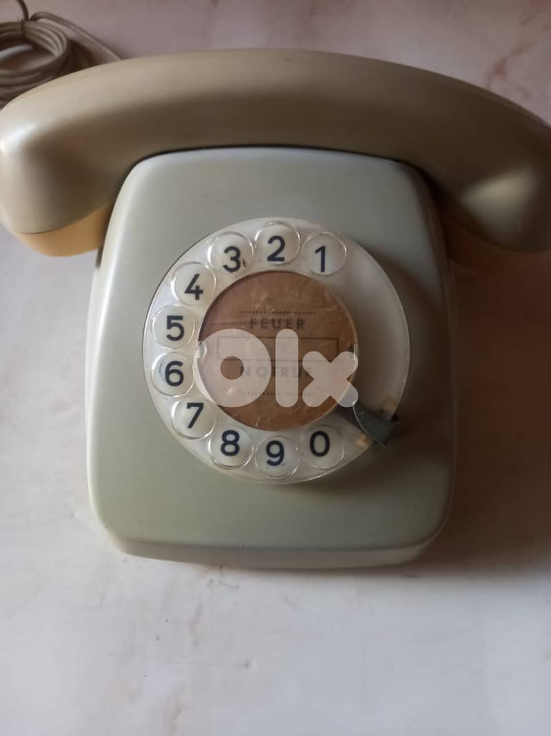 vintage rotary phones starting 25$ ask for model price 19