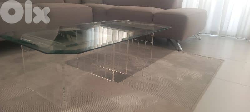 Glass Table with plexiglass support 8