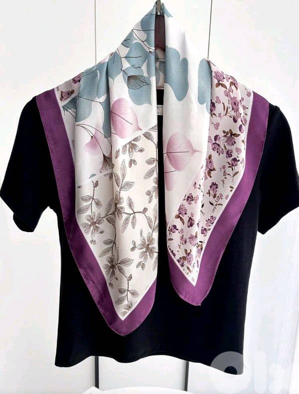 New Woman Elegant Retro Fashion Printed Square Satin Scarf 2