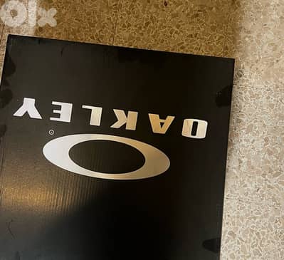 رنجر صحراوي ماركة oakley بسعر حلو ٢٥ $