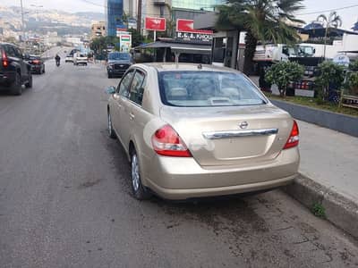 Nissan Tiida 2010
