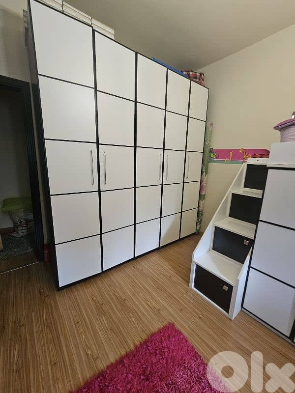Kids bedroom, 3 beds 2