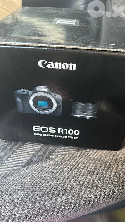 canon r100 with accessories