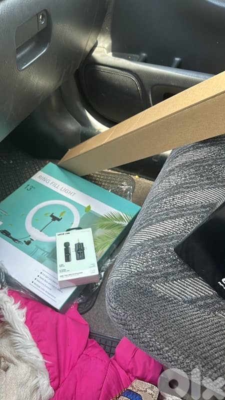 canon r100 with accessories 1
