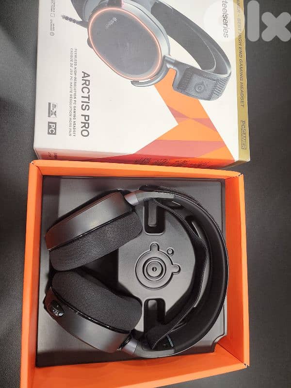 Steelseries Arctis Pro headset 1