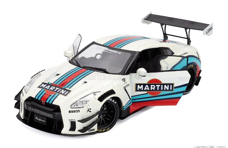 Nissan GT-R (R35)Martini Racing LB Works diecast car model 1;18 5