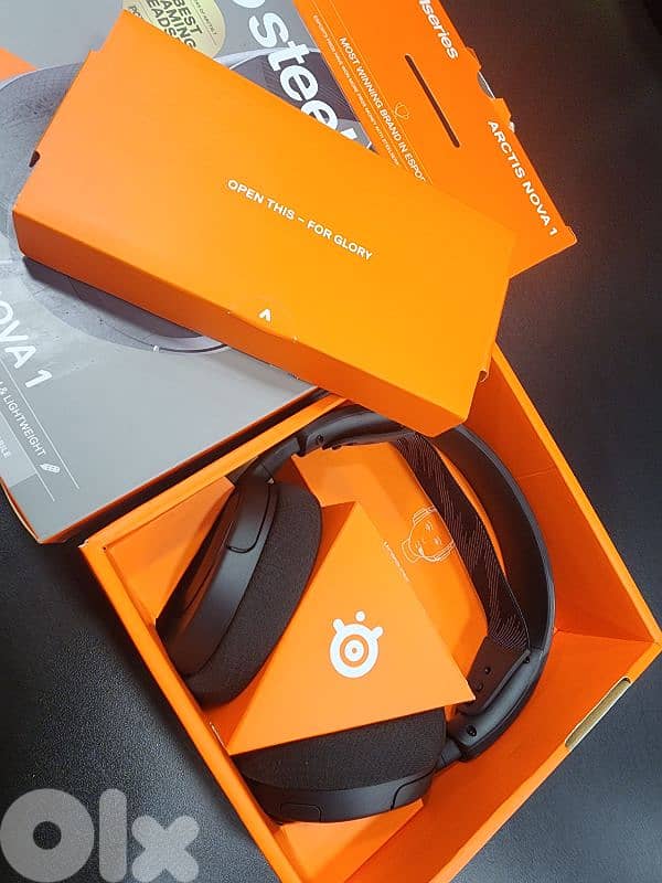 Steelseries Arctis Nova 1 headset 2