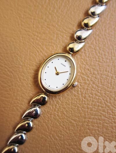 Citizen women's bracelet watch, a rare find ساعة يد نسائية من ماركة