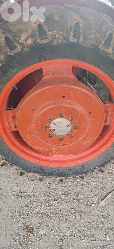 عجلات 32  massey ferguson