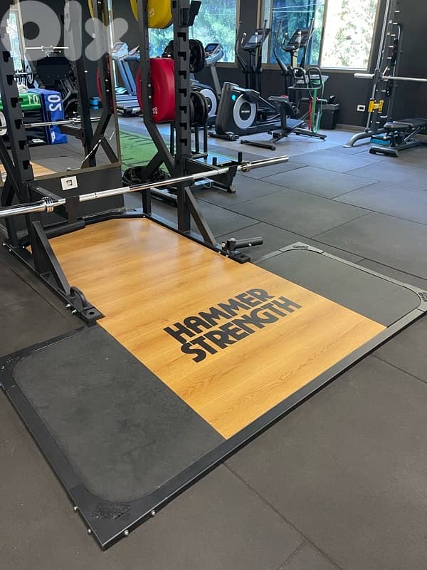 Hammer Strength Squat Power Rack with Olympic Platform 2
