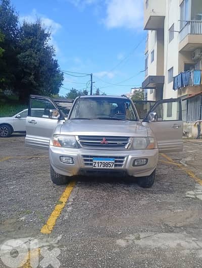 Mitsubishi Montero 2002