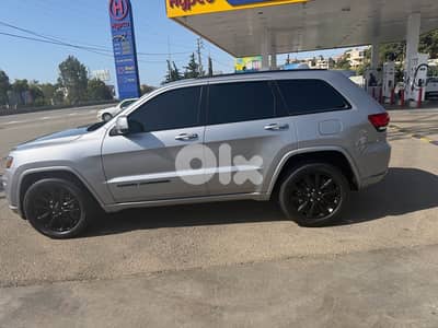 2018 grand cherokee altitude 4x4