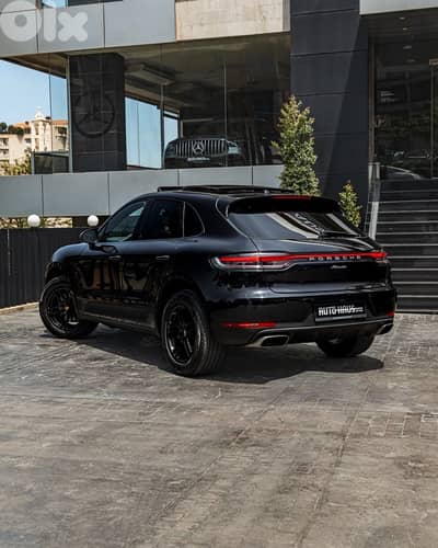 Porsche Macan 2019 - BLACKED OUT - 70K MILES ONLY