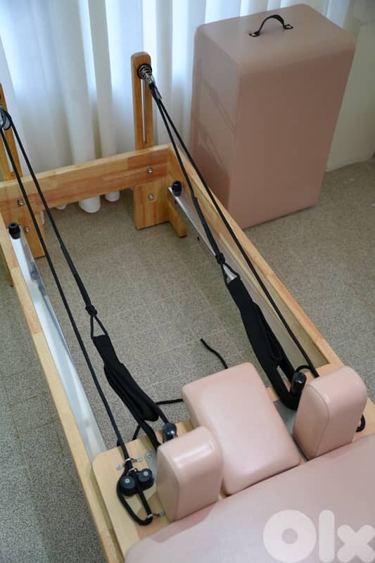 wooden pilates reformer machine 3
