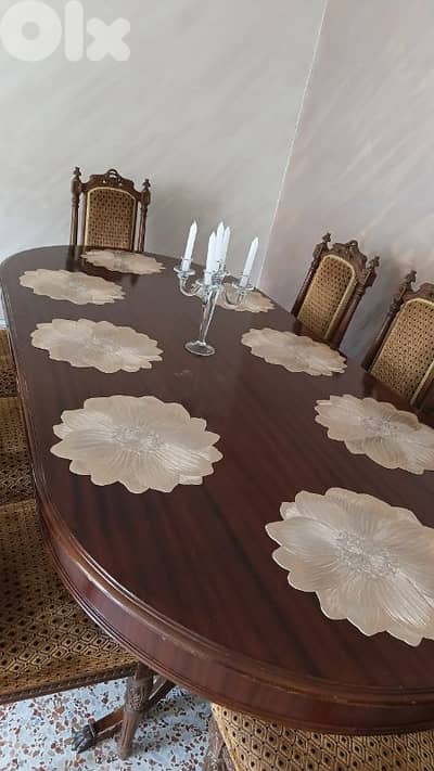 طاولة طعام