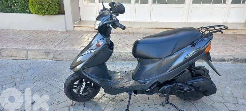 Suzuki address V125 (like new) 3