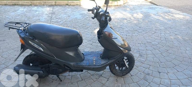 Suzuki address V125 (like new) 4