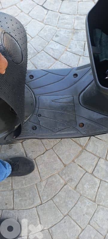 Suzuki address V125 (like new) 6